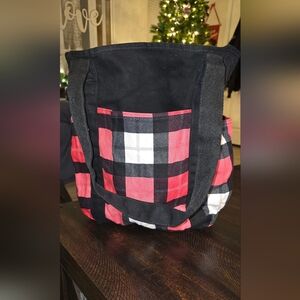 Chic Plaid Tote Bag - Black and Red